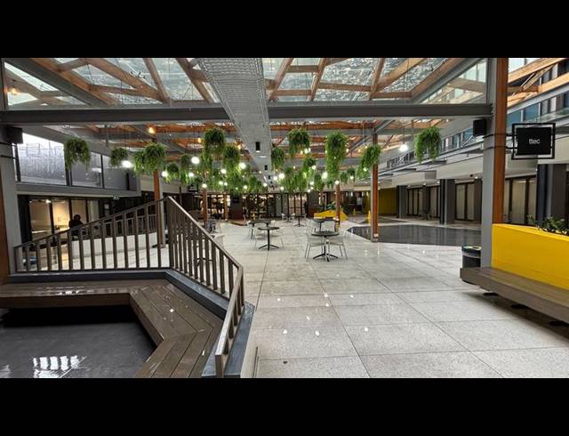 BUSINESS PROPERTY TO RENT IN WOODSTOCK